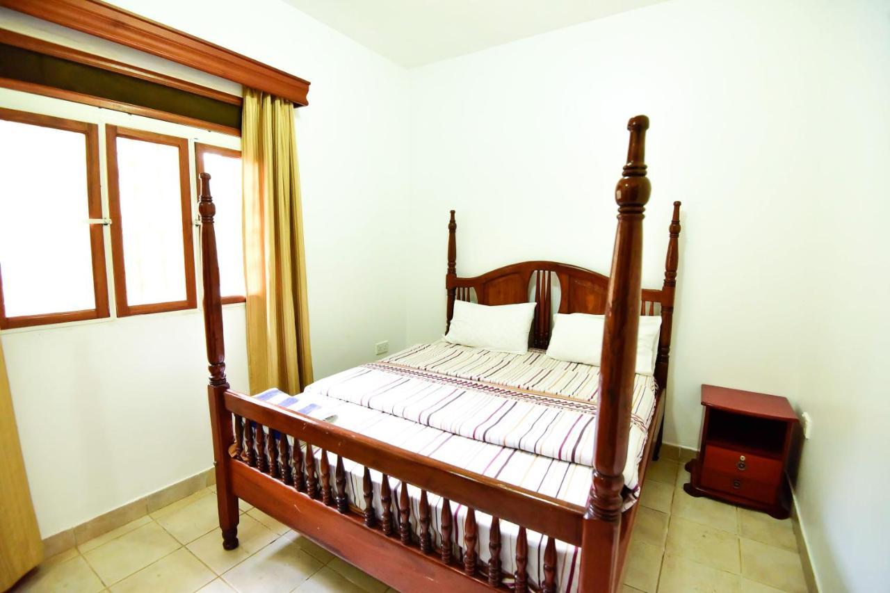 Corinya Serviced Apartments Entebbe Exteriör bild