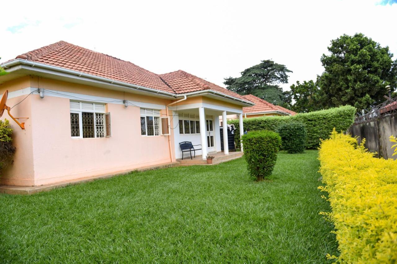 Corinya Serviced Apartments Entebbe Exteriör bild