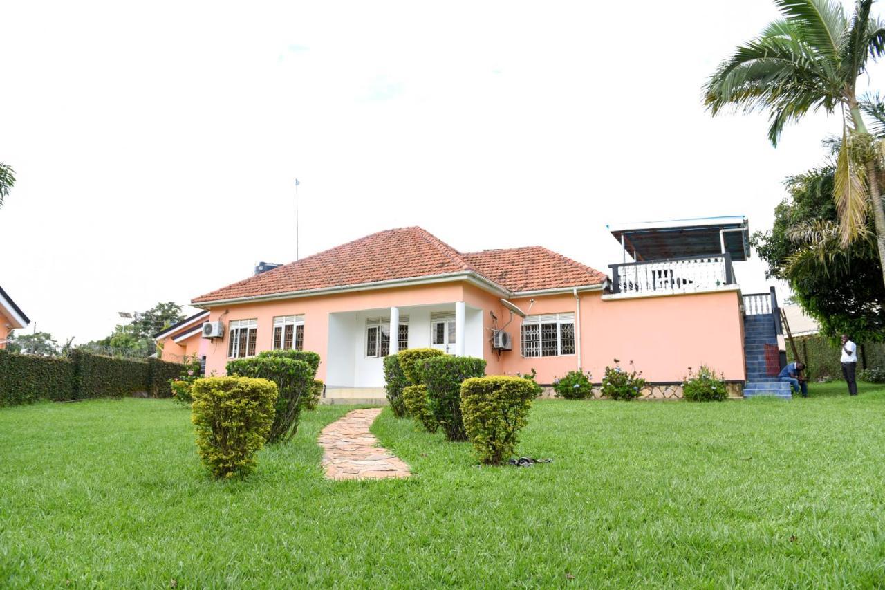 Corinya Serviced Apartments Entebbe Exteriör bild