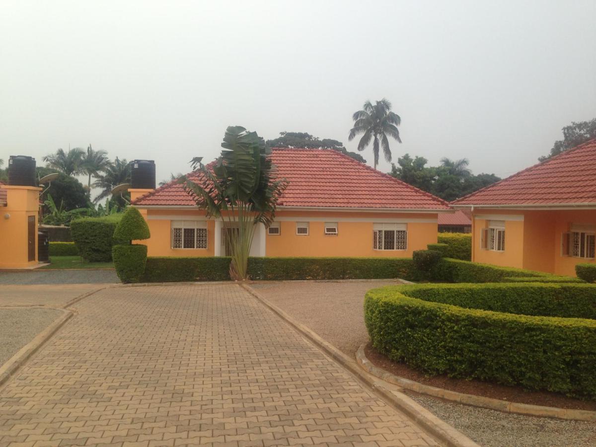 Corinya Serviced Apartments Entebbe Exteriör bild