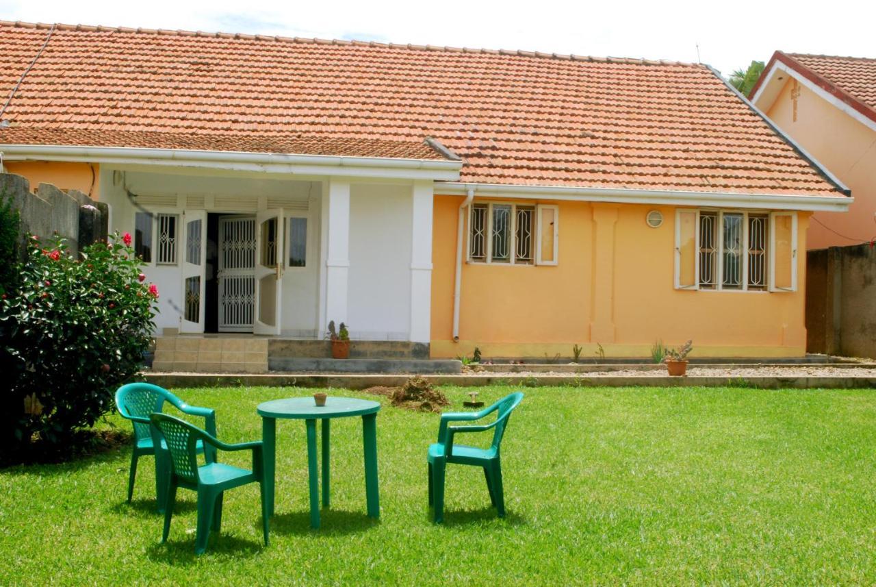 Corinya Serviced Apartments Entebbe Exteriör bild
