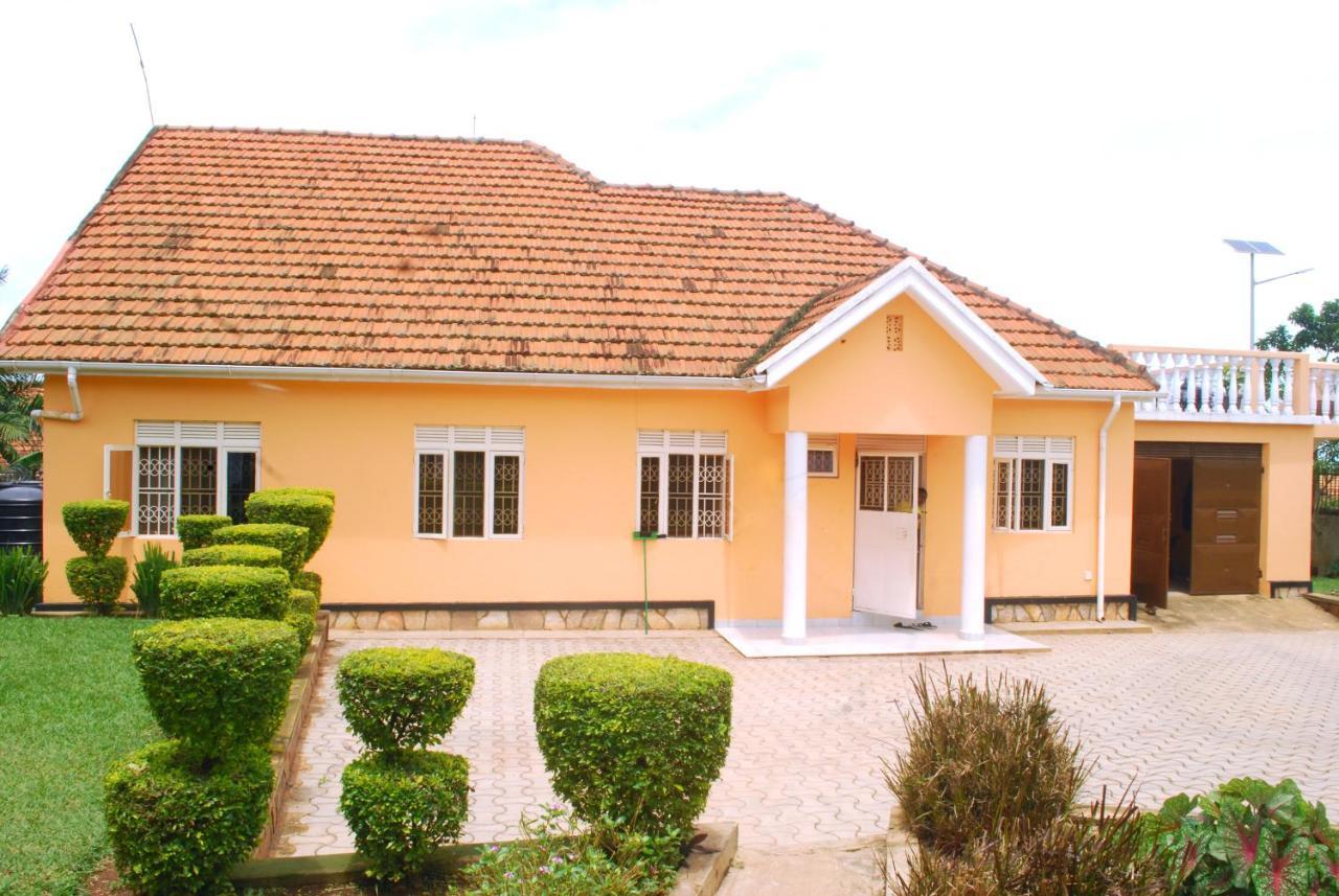 Corinya Serviced Apartments Entebbe Exteriör bild