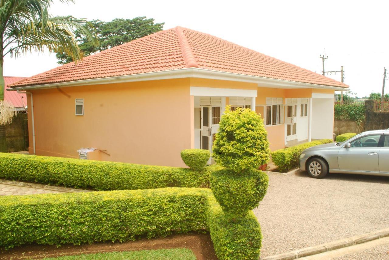 Corinya Serviced Apartments Entebbe Exteriör bild