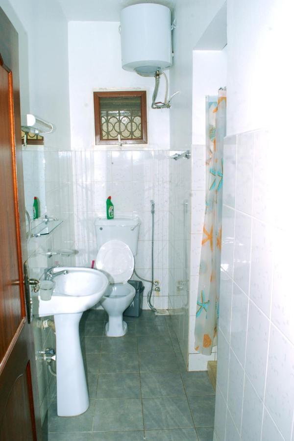 Corinya Serviced Apartments Entebbe Exteriör bild