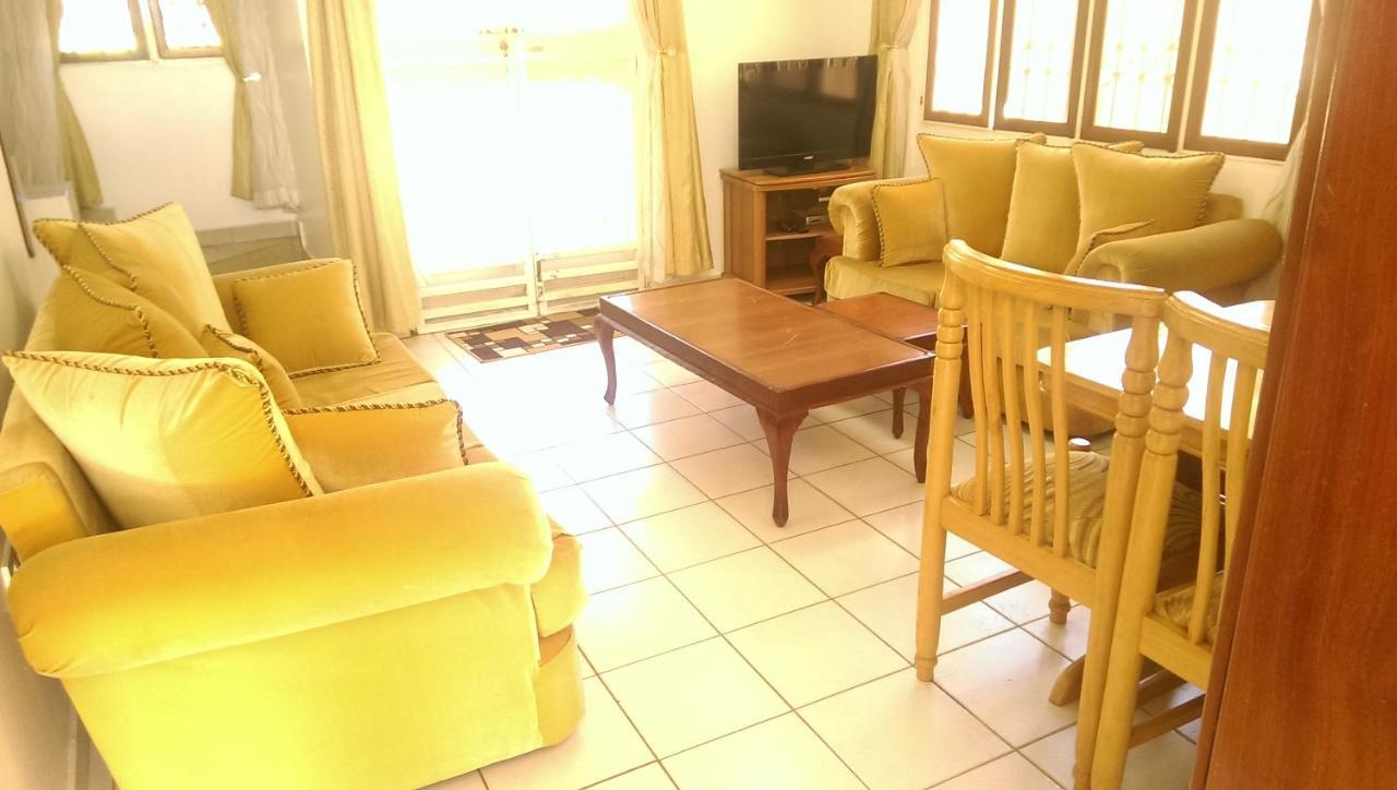 Corinya Serviced Apartments Entebbe Exteriör bild