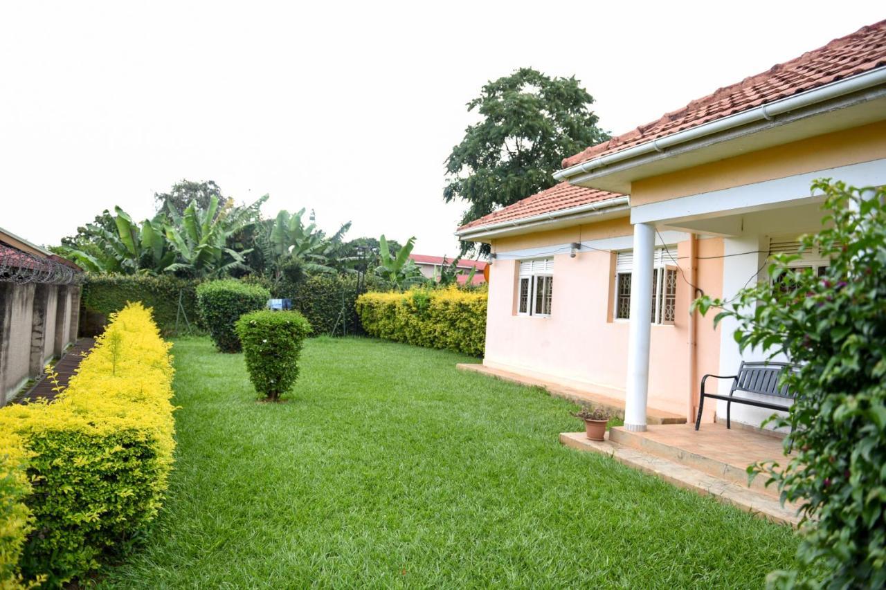 Corinya Serviced Apartments Entebbe Exteriör bild