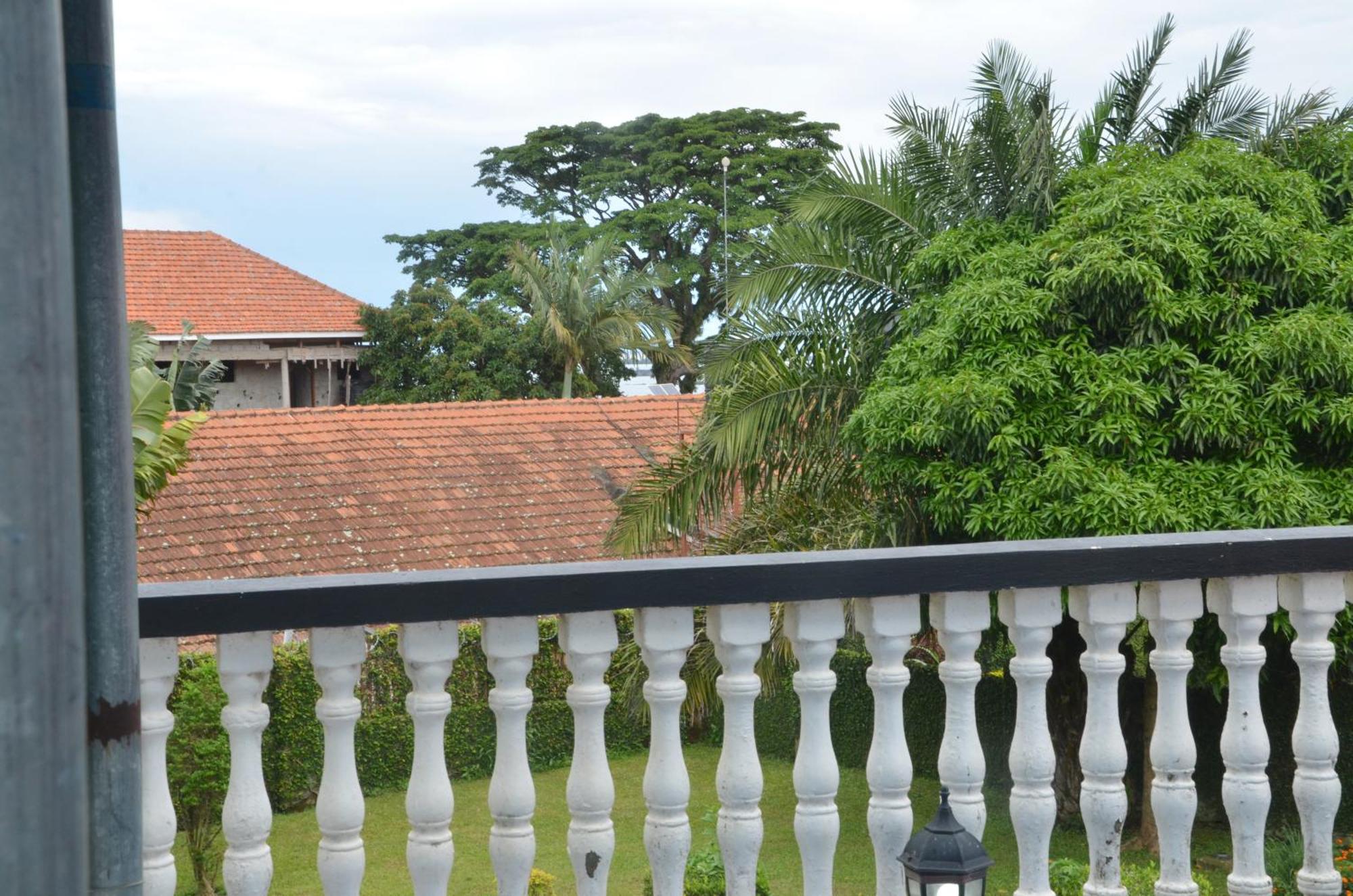 Corinya Serviced Apartments Entebbe Rum bild