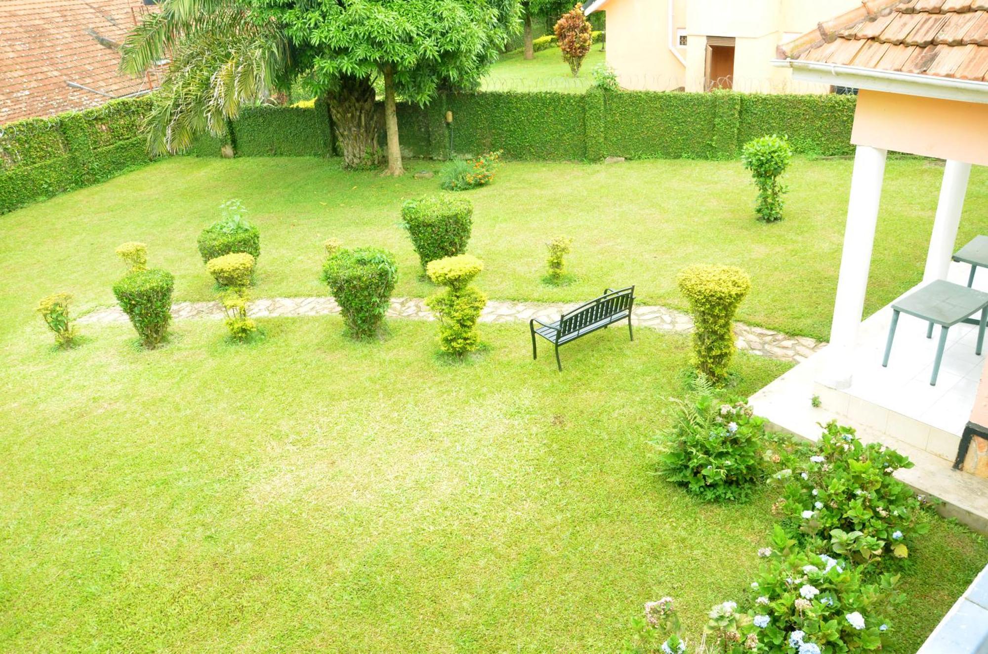 Corinya Serviced Apartments Entebbe Rum bild